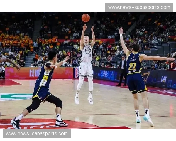 巅峰对决，势不可挡！山东方言碰撞广东神韵，CBA常规赛鲁粤大战燃爆全场！